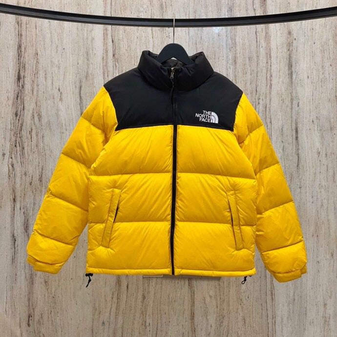 North Face Men's 1996 Retro Nuptse Jacket Summit Gold/TNF Black