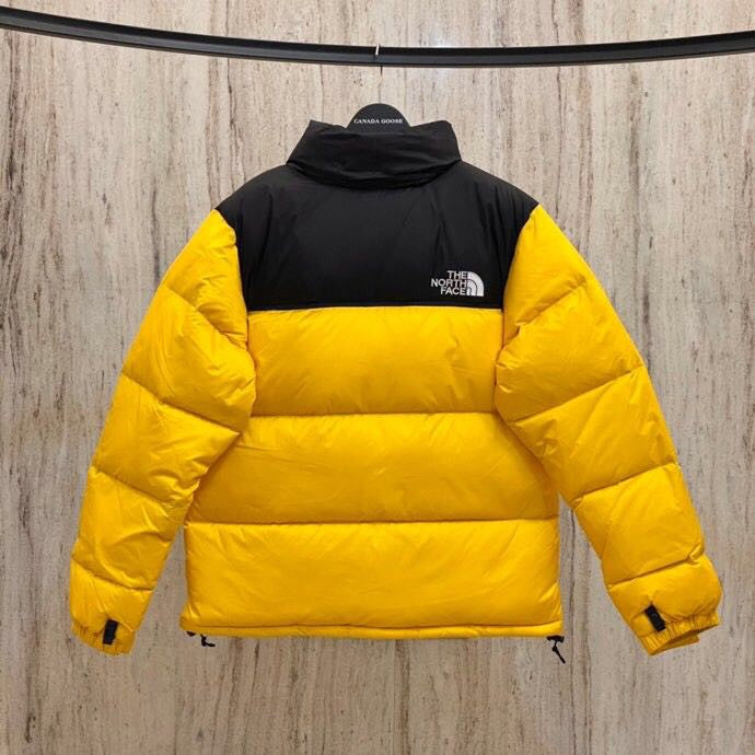 North Face Men's 1996 Retro Nuptse Jacket Summit Gold/TNF Black