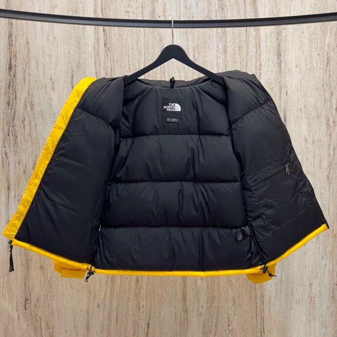 North Face Men's 1996 Retro Nuptse Jacket Summit Gold/TNF Black