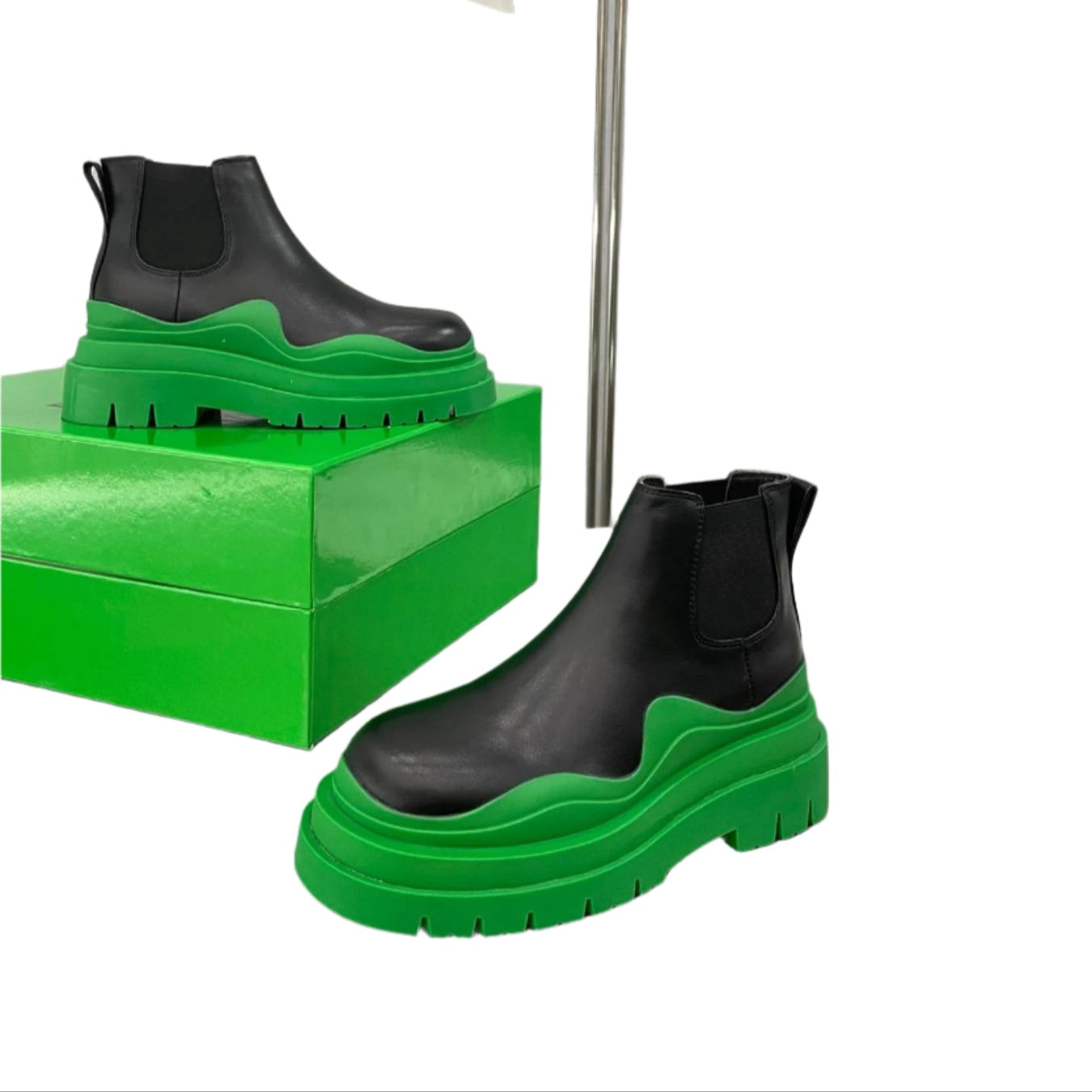 Tire Chelsea Ankle Boot